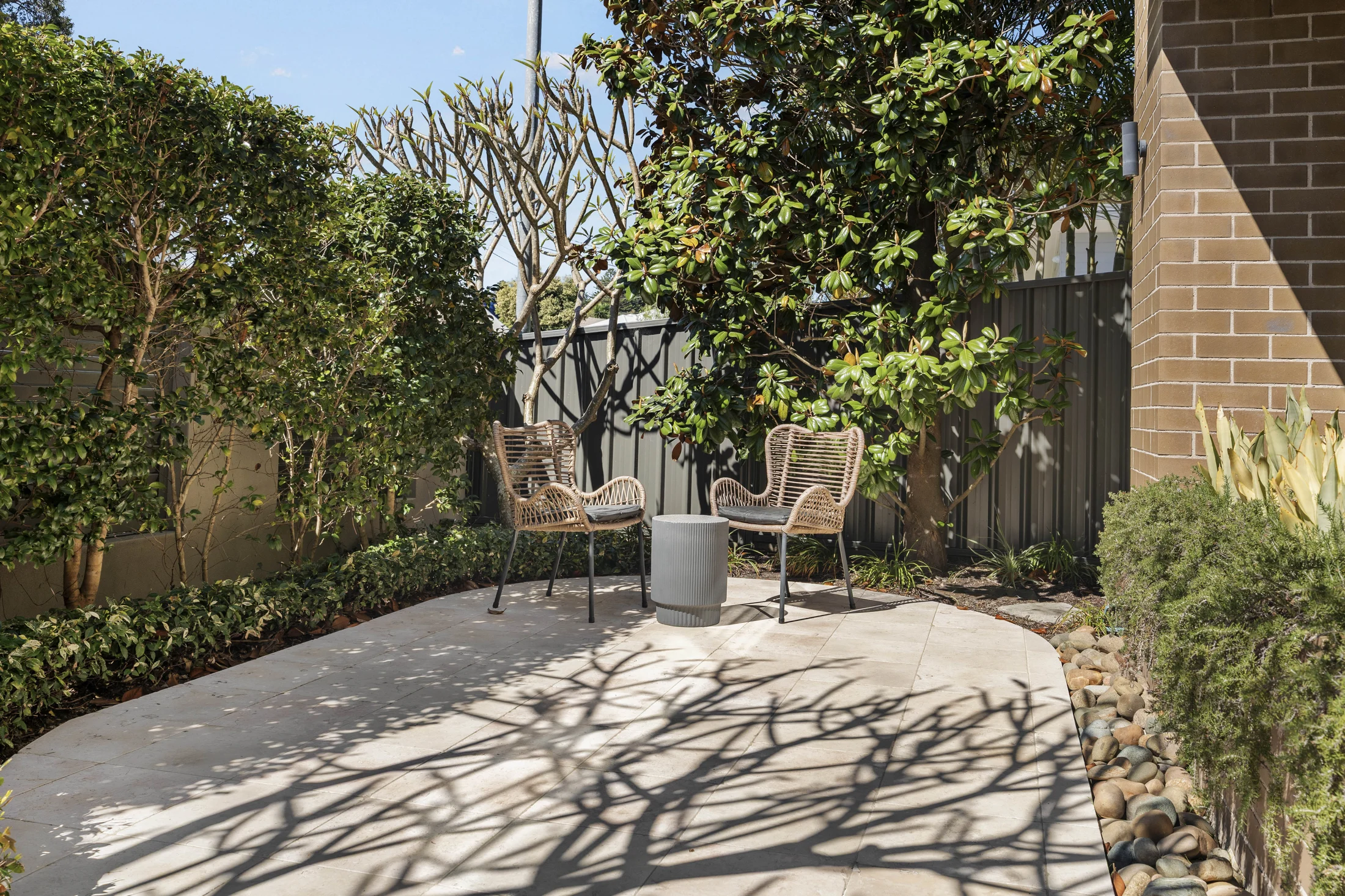 25 Phillip Street — gardens, photograph 041